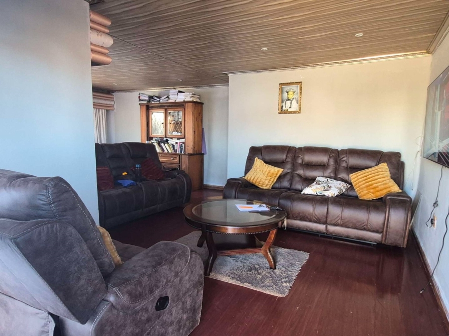 3 Bedroom Property for Sale in Zwide Eastern Cape